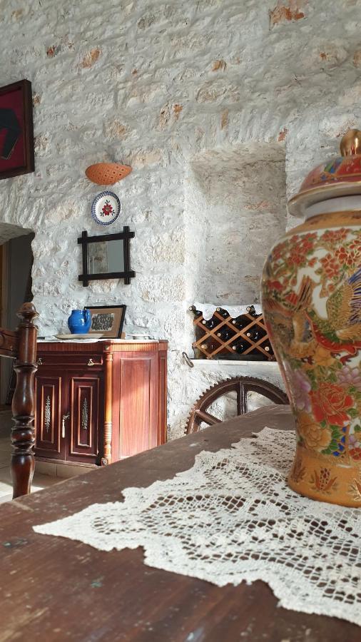 Traditional Seafront Apartment Сими Екстериор снимка
