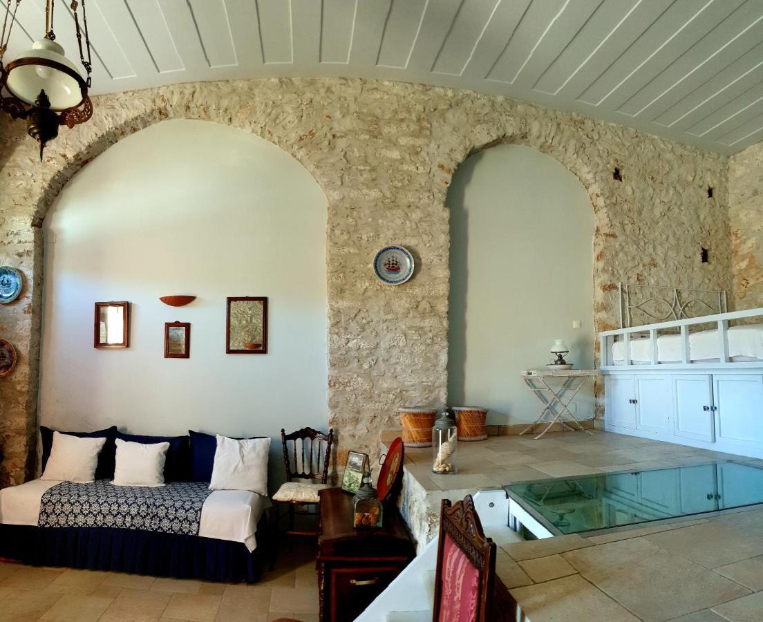 Traditional Seafront Apartment Сими Екстериор снимка